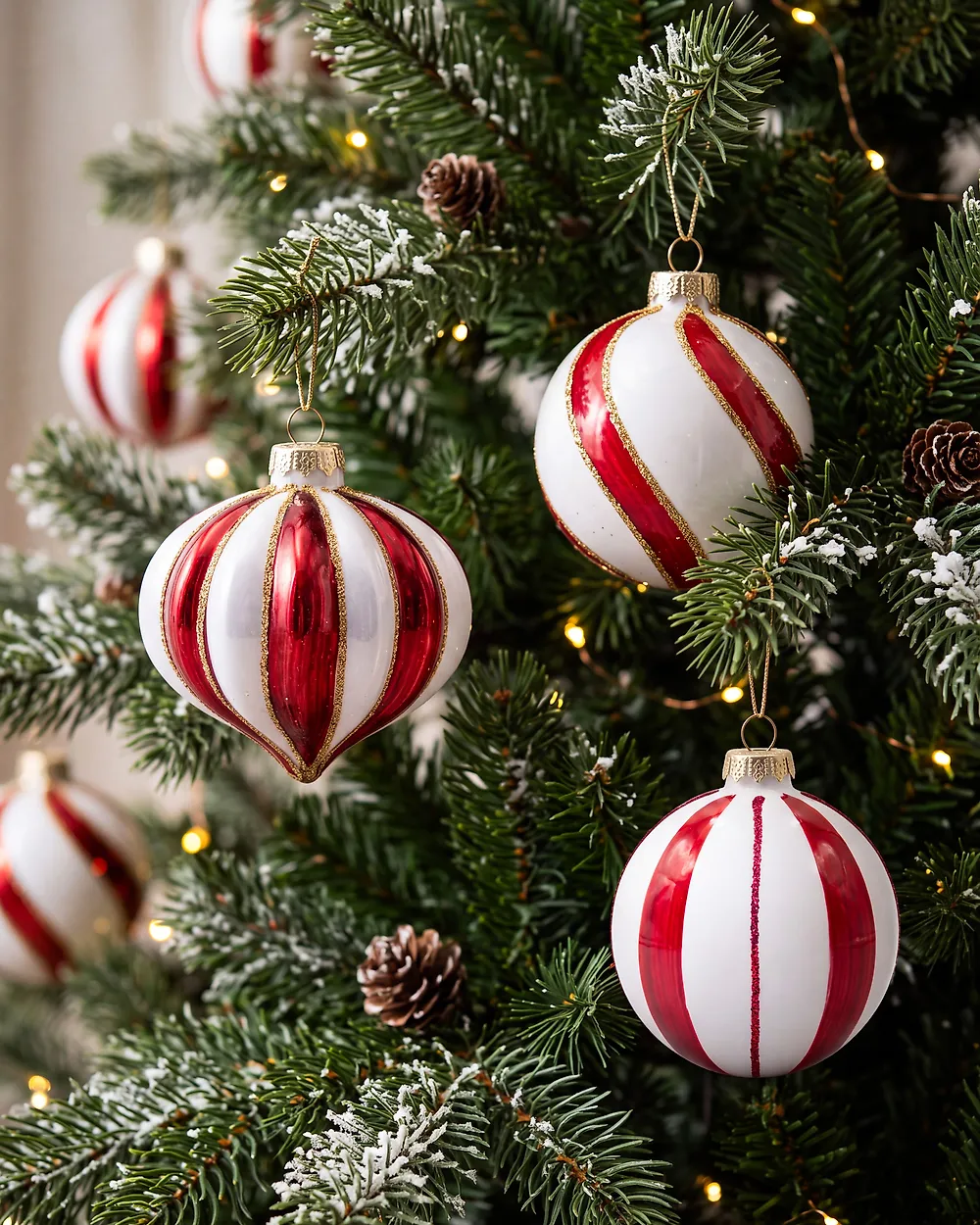 Set of 12 Baubles NORTHGLOW Glass Red/White