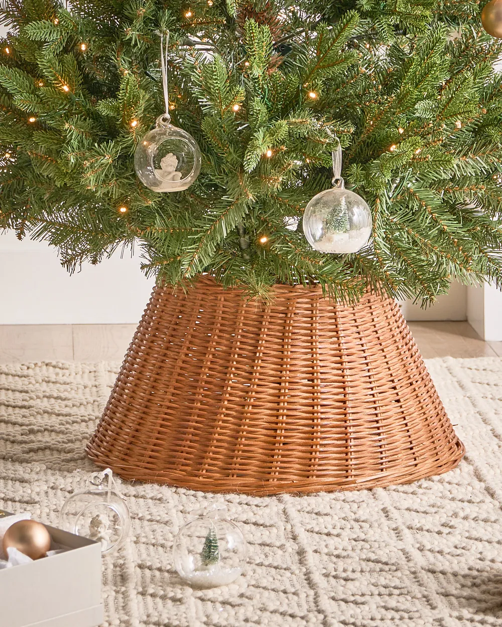 Rotan kerstboom voet | Mandenmakerij en Rotanmeubelfabriek Rotan kerstboom voet | Mandenmakerij en Rotanmeubelfabriek