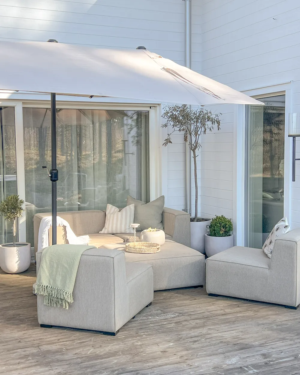 Divano da giardino con pouf 4 posti AREZZO Modulare Beige_981155