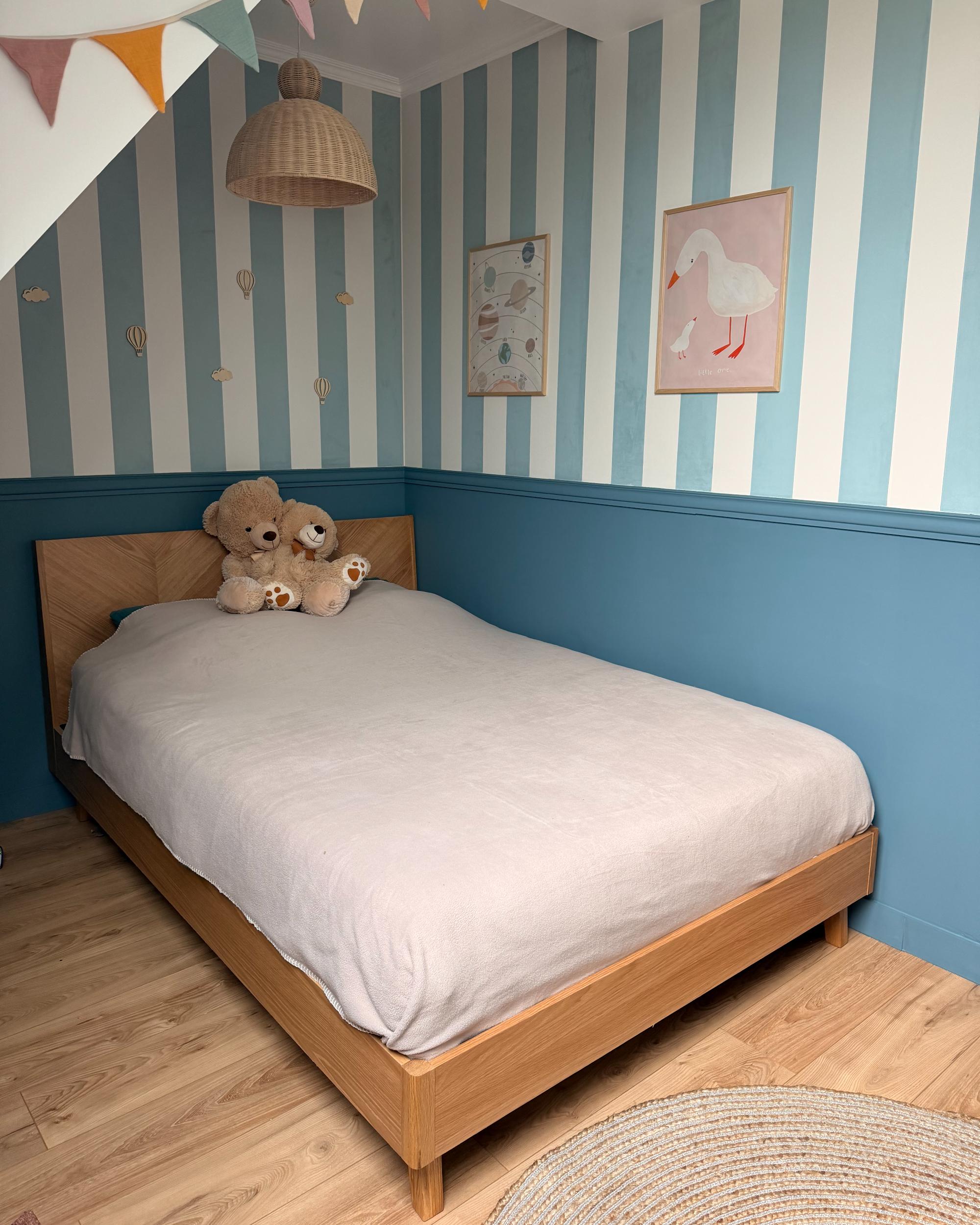 Bett mit Lattenrost WIZERNES 140 x 200 cm Helle Eiche_1064451