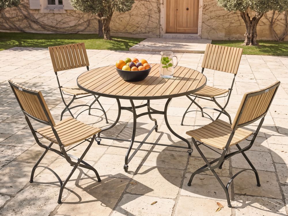 Gartentisch LASCARI 120 cm 120 cm Akazienholz Hellbraun
