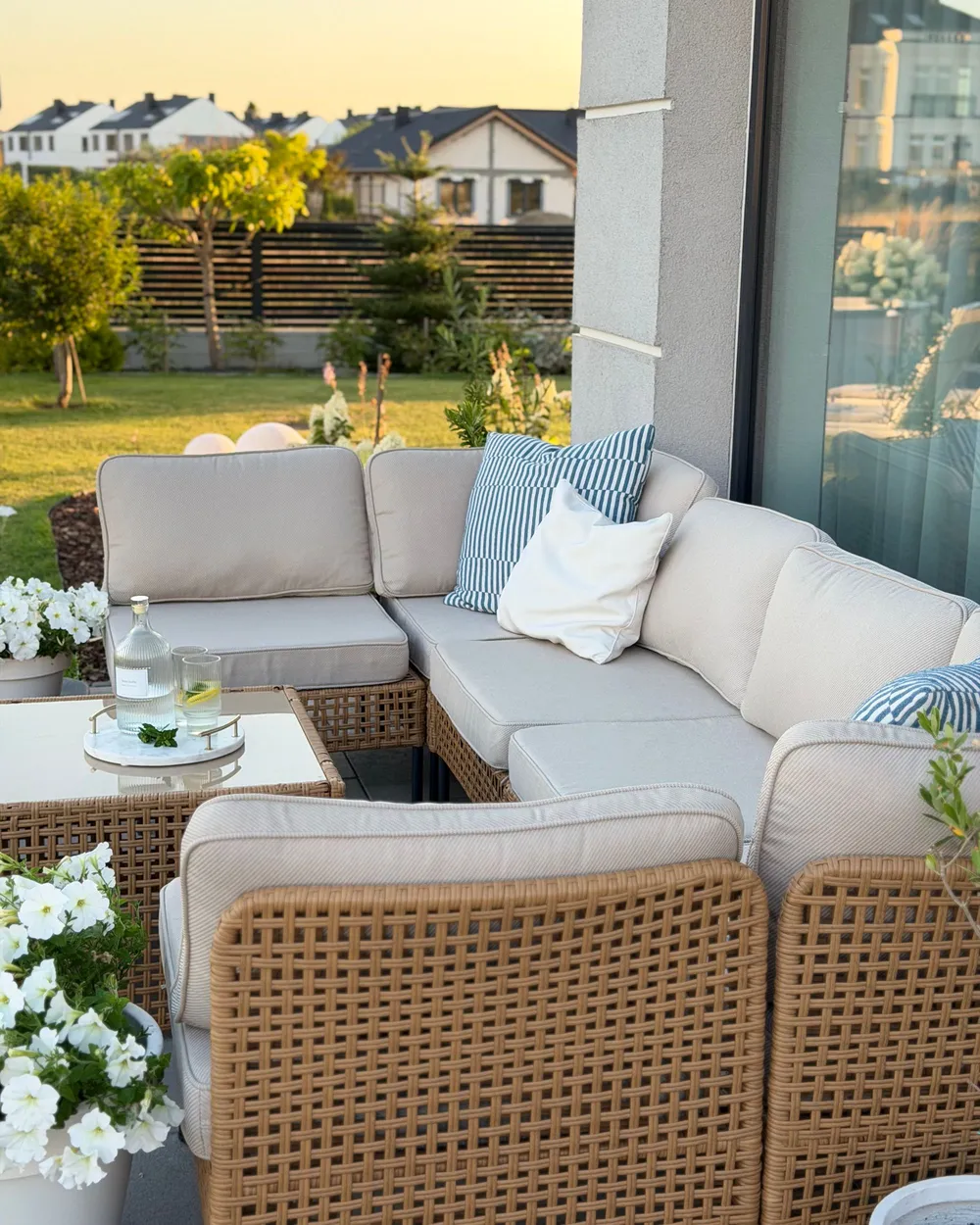 U-Shape Garden Sofa 6 Seater OMEGANA Modular PE Rattan Light Beige_1160025