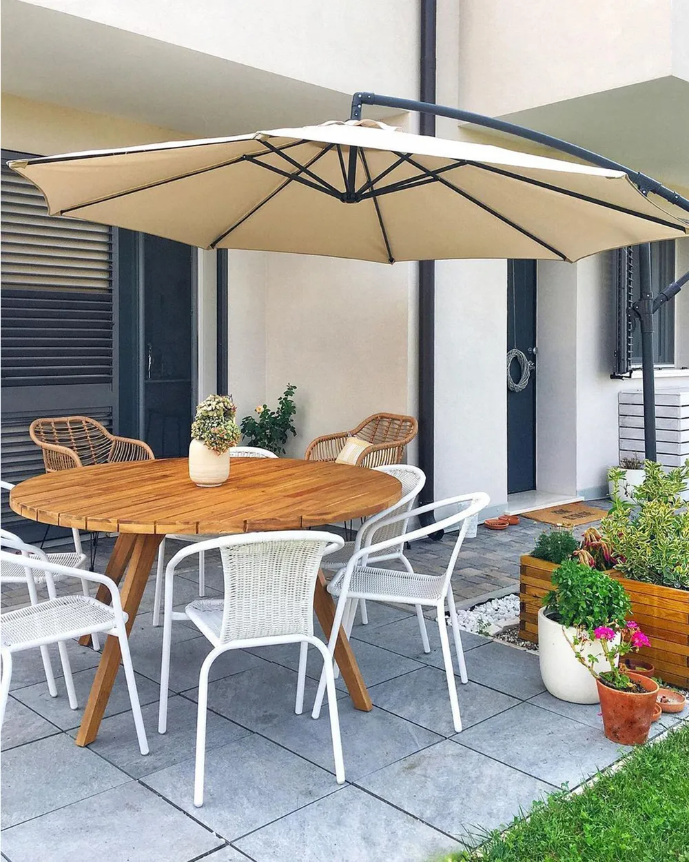 Umbrelă cu suport lateral 300 cm RAVENNA Bej deschis