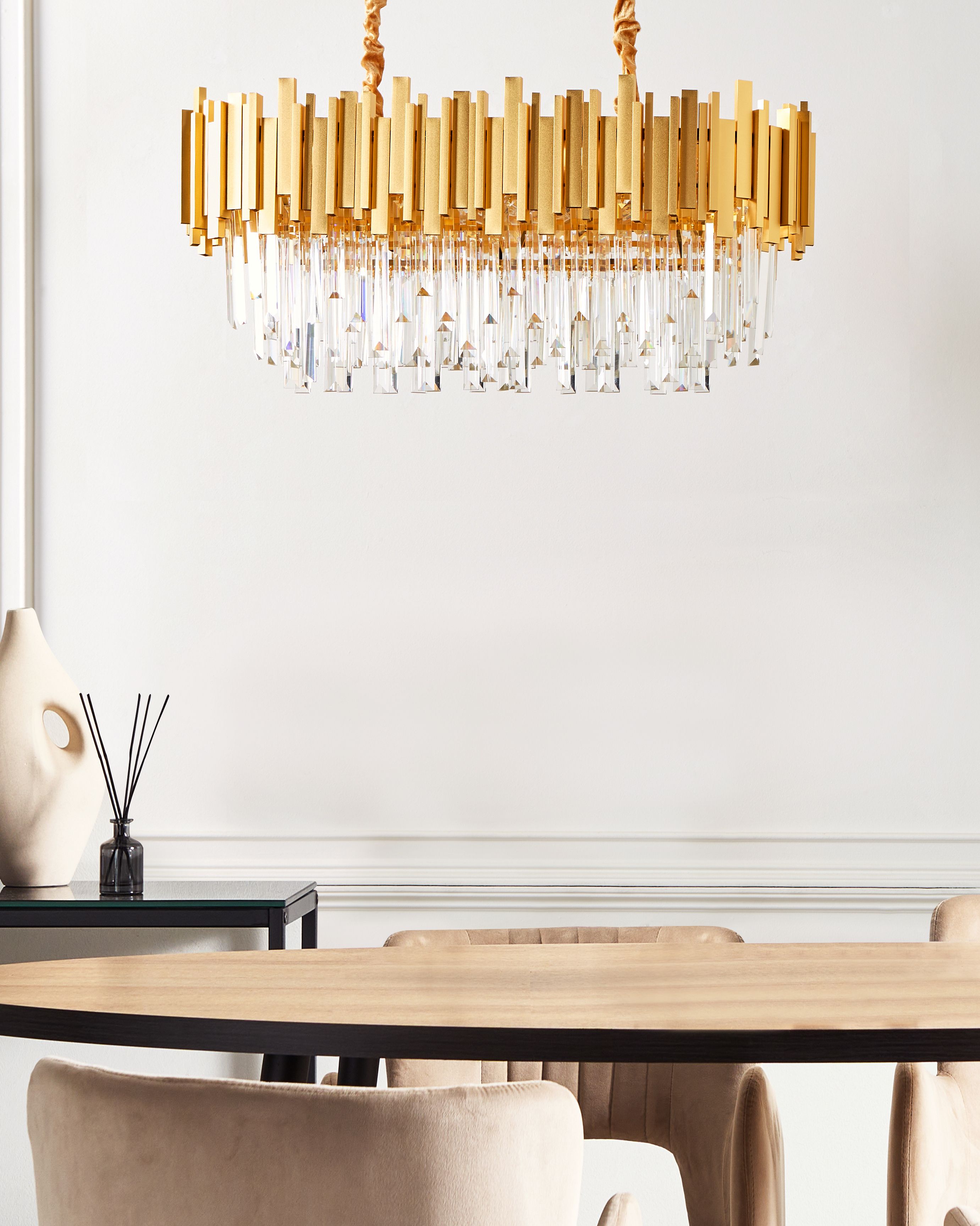 Lustre en fer avec cristal gris/champagne et chaîne réglable Lustre en fer avec cristal gris/champagne et chaîne réglable