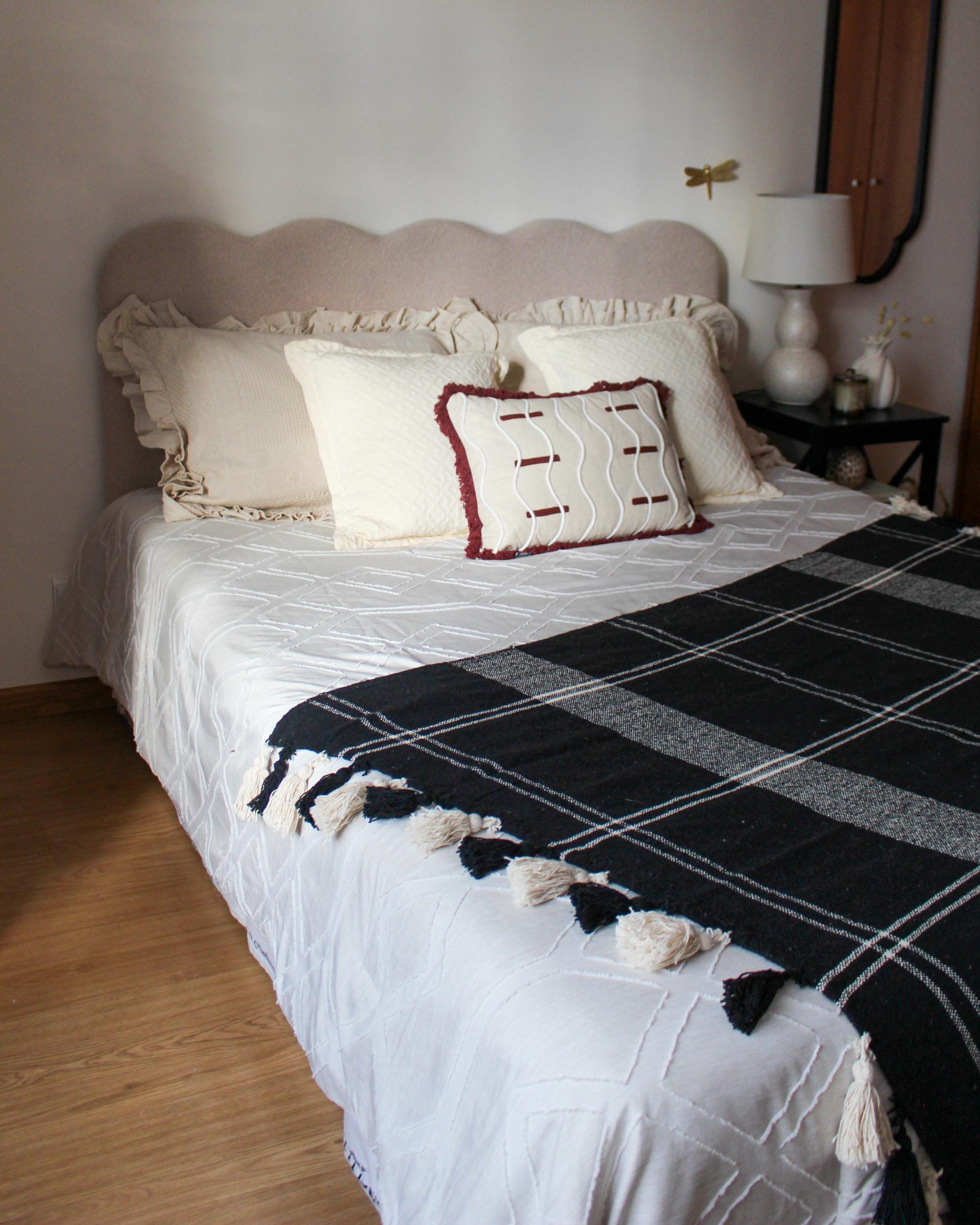 Bett mit Stauraum NANTERRE Bouclé Beige 140 x 200 cm_1051305
