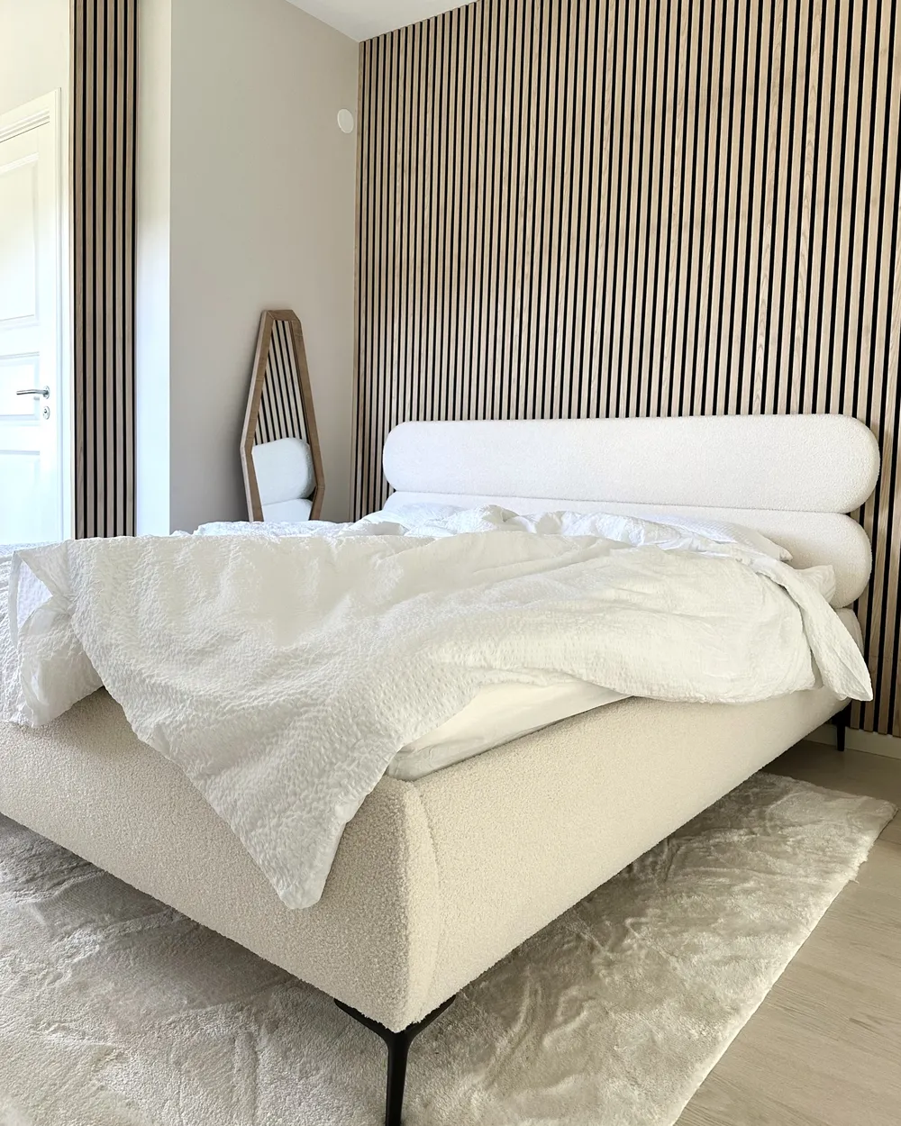Lit avec sommier Bouclé LESSAY 180 x 200 cm Blanc cassé_1034183