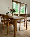 Set di tavolo e 4 sedie da giardino legno acacia chiaro FORNELLI_883431