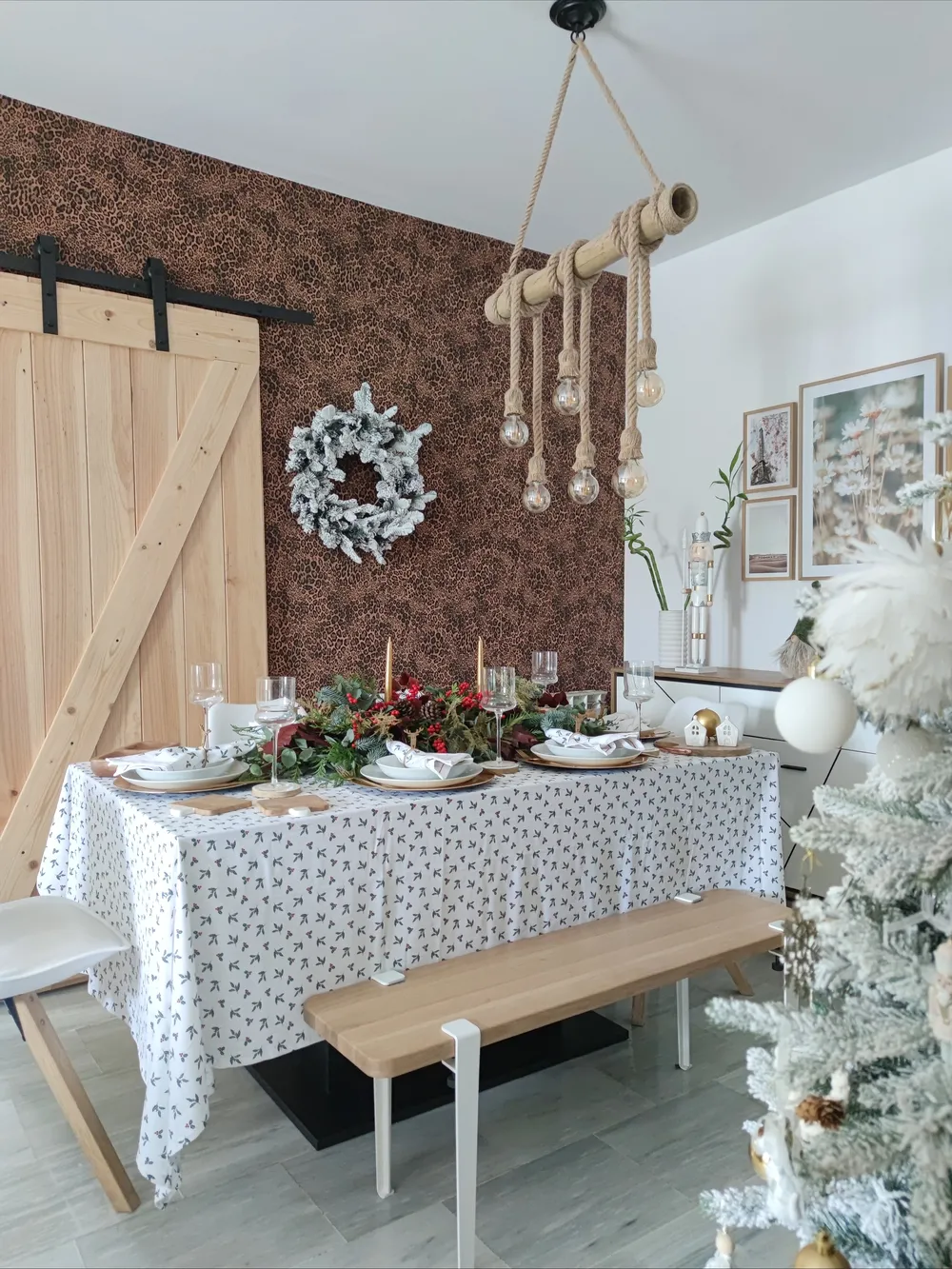 White Christmas Christmas Tree Dining Room Festive New Year Wooden