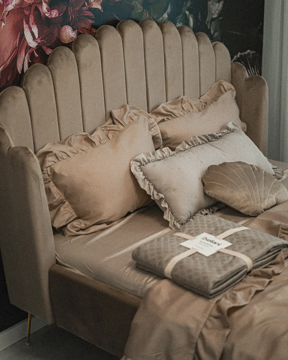 Bett mit Lattenrost Samtstoff AMBILLOU 140 x 200 cm Taupe_987861