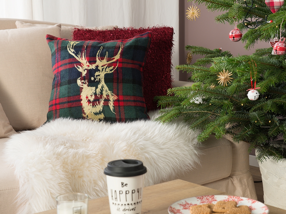 Set of 2 Cushions Reindeer Print 45 x 45 cm Green with Red RUDOLPH Beliani.cz