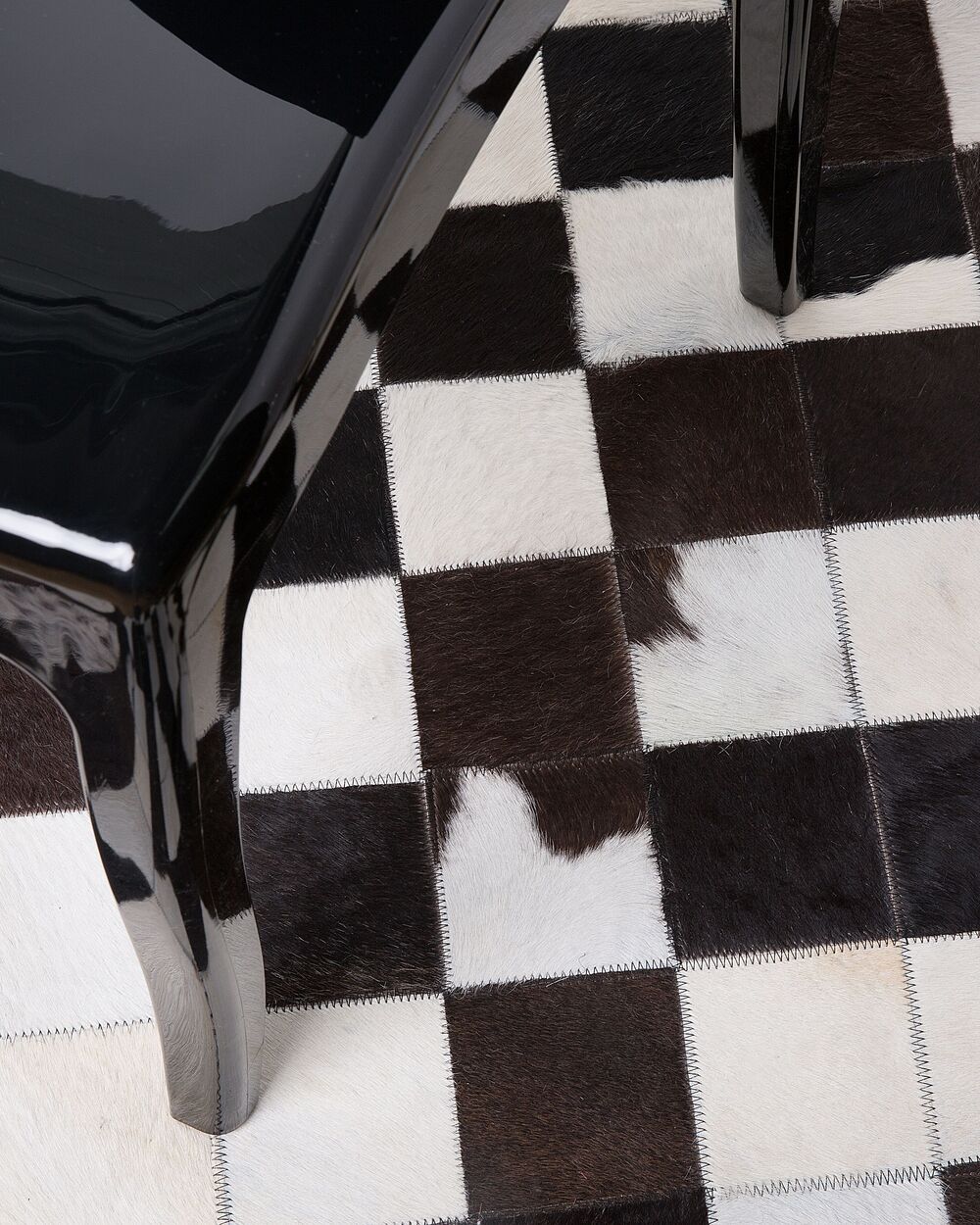 Rug BERGAMA Brown ø 140 cm Leather