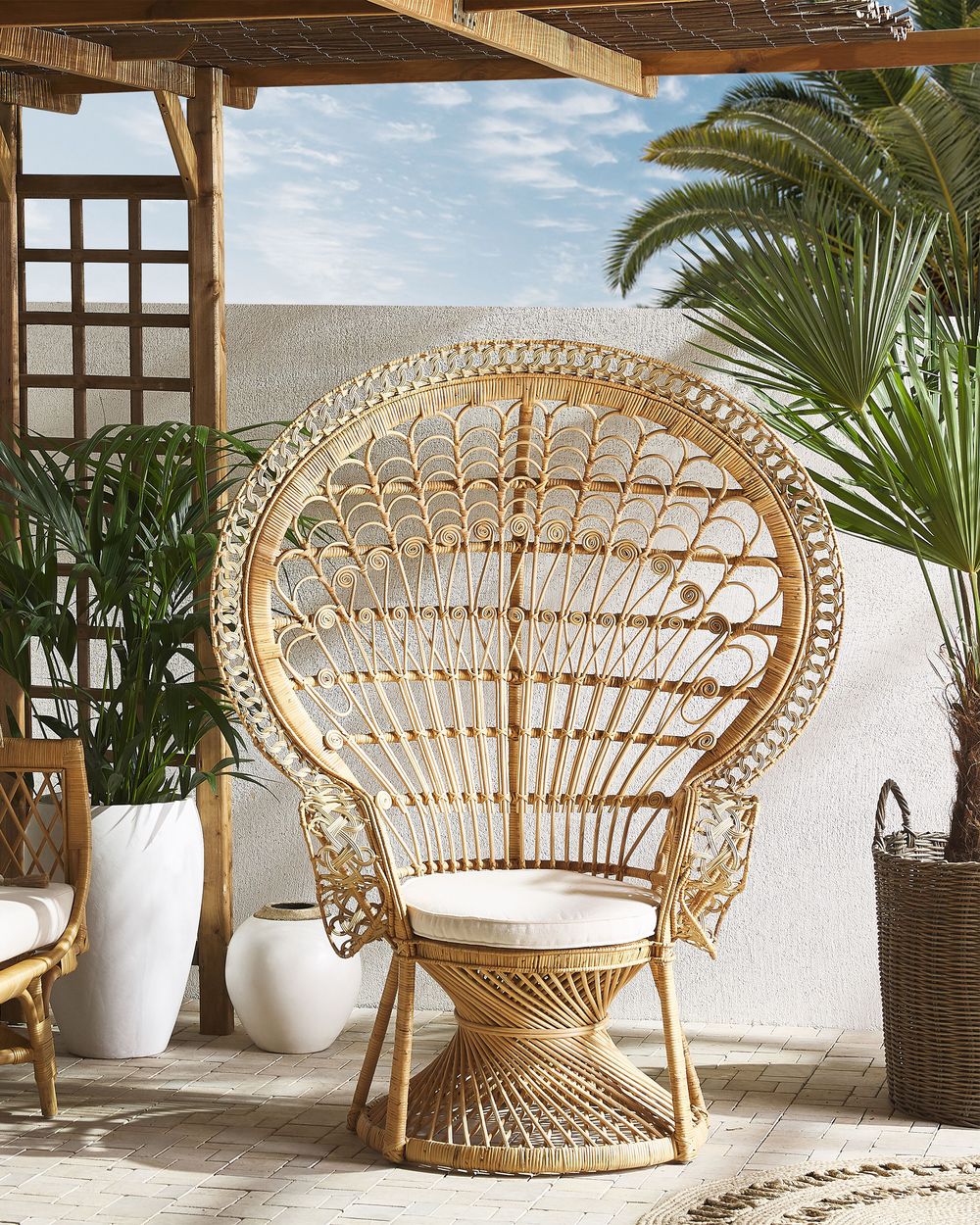Rattan Peacock Chair Natural EMMANUELLE Beliani