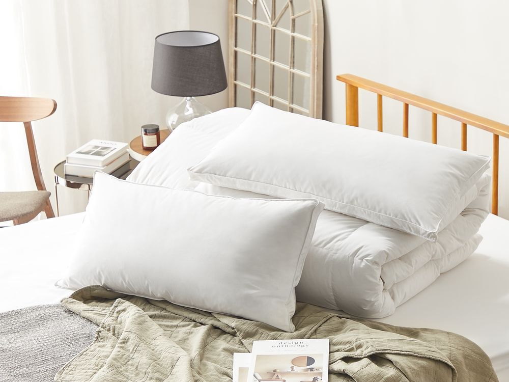 Conjunto de 2 almohadas de plumas plumon blanco 40 x 80 cm VIHREN Beliani.es