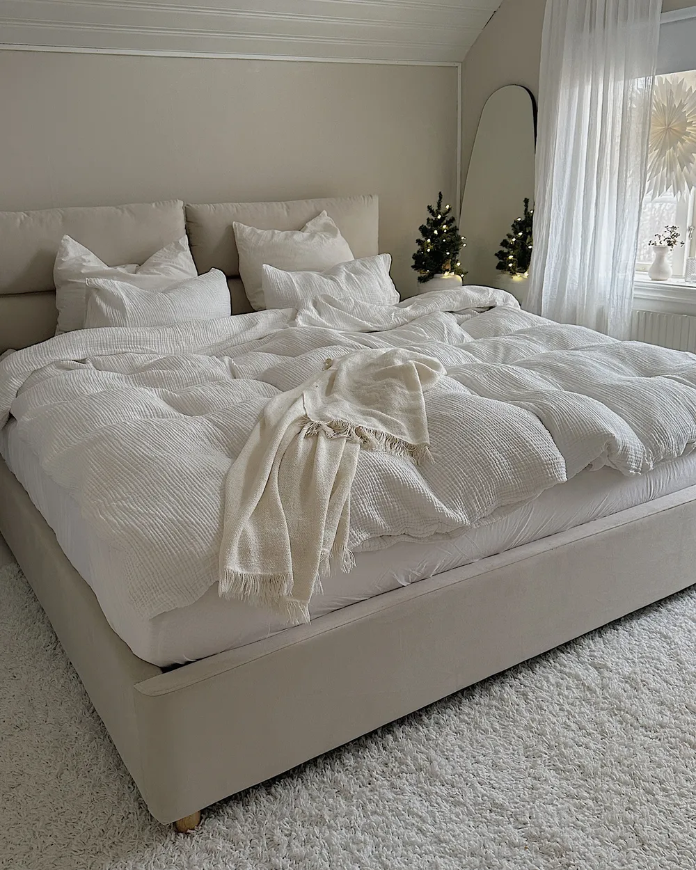Bett mit Stauraum BATILLY Samtstoff Hellbeige 140 x 200 cm_907727