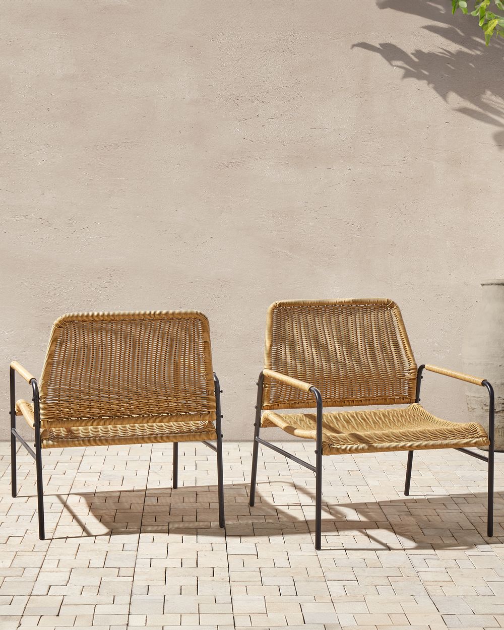 Set of 2 PE Rattan Garden Chairs Natural PRASIMO Beliani.ch