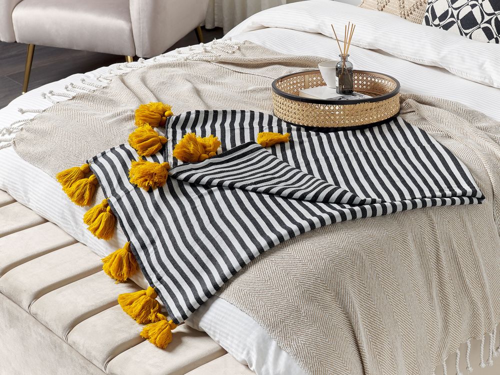 Black and white pom pom throw blanket online