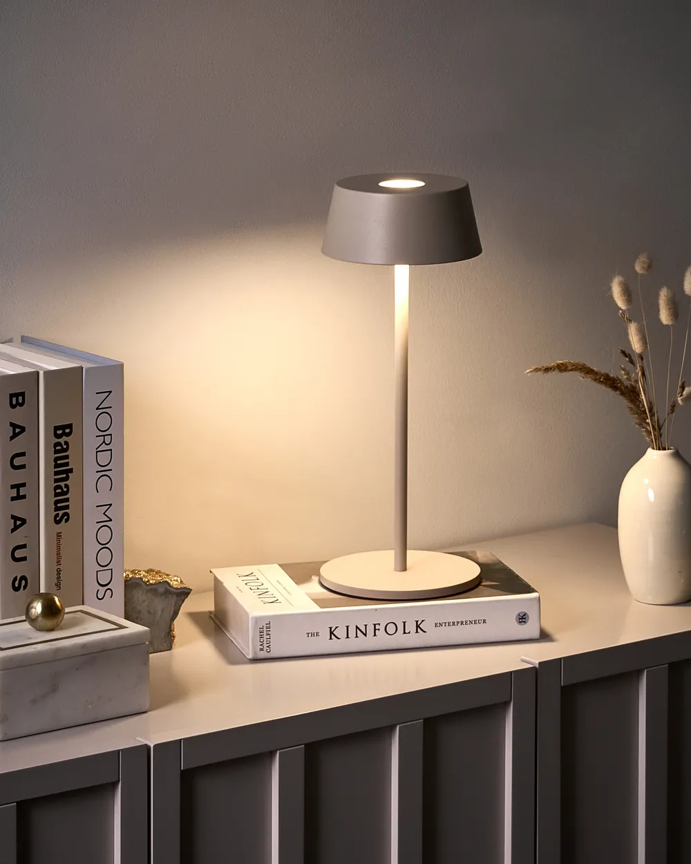 Bezprzewodowa lampa stołowa LED GUDER Ze ściemniaczem Metal Beżowy