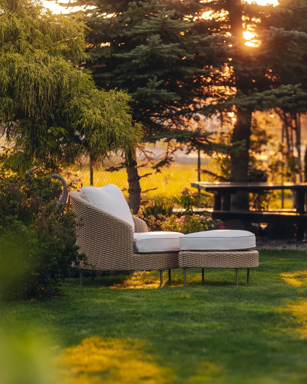 Poltrona da giardino con ottomana ARCILLE Rattan sintetico (PE) Beige_1116929