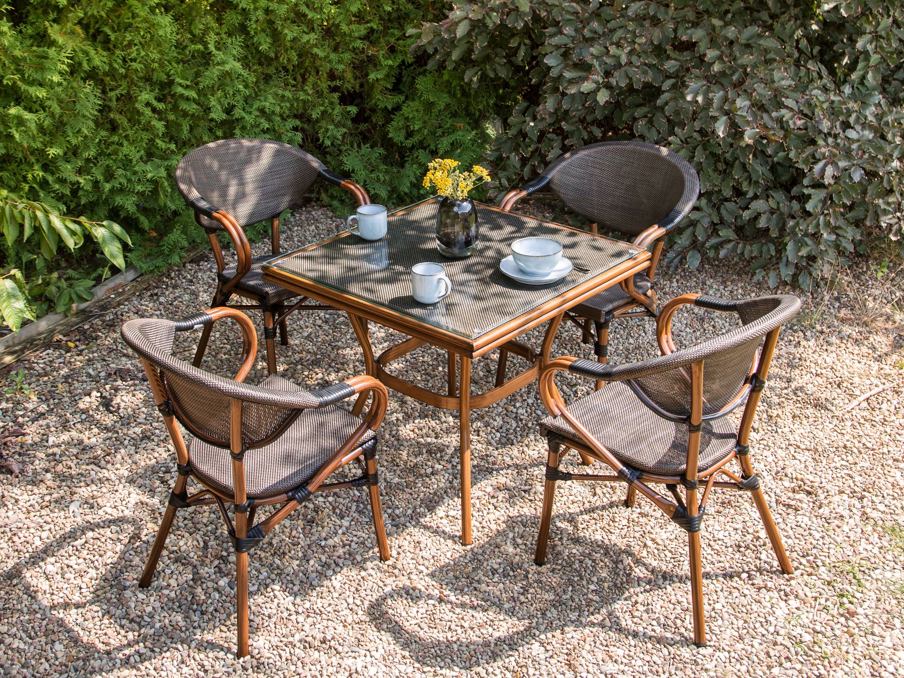 Zestaw ogrodowy stół i 4 krzesła ciemne drewno z szarym CASPRI II_946626