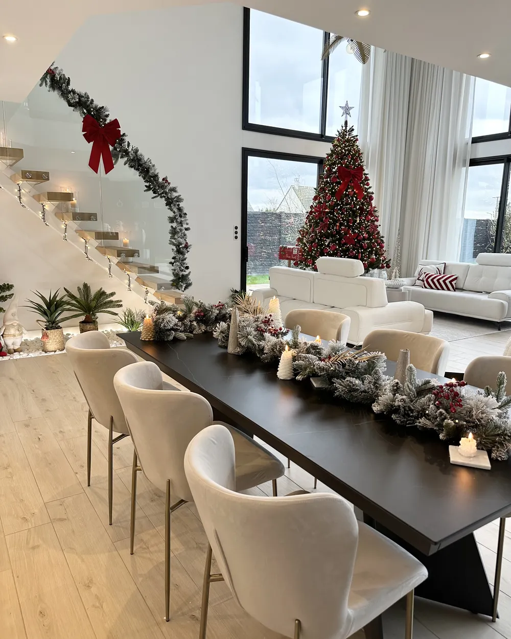 Snowy Christmas Garland LED WHITEHORN 180 cm White