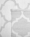 Outdoor Teppich grau 140 x 200 cm marokkanisches Muster zweiseitig Kurzflor AKSU_739095
