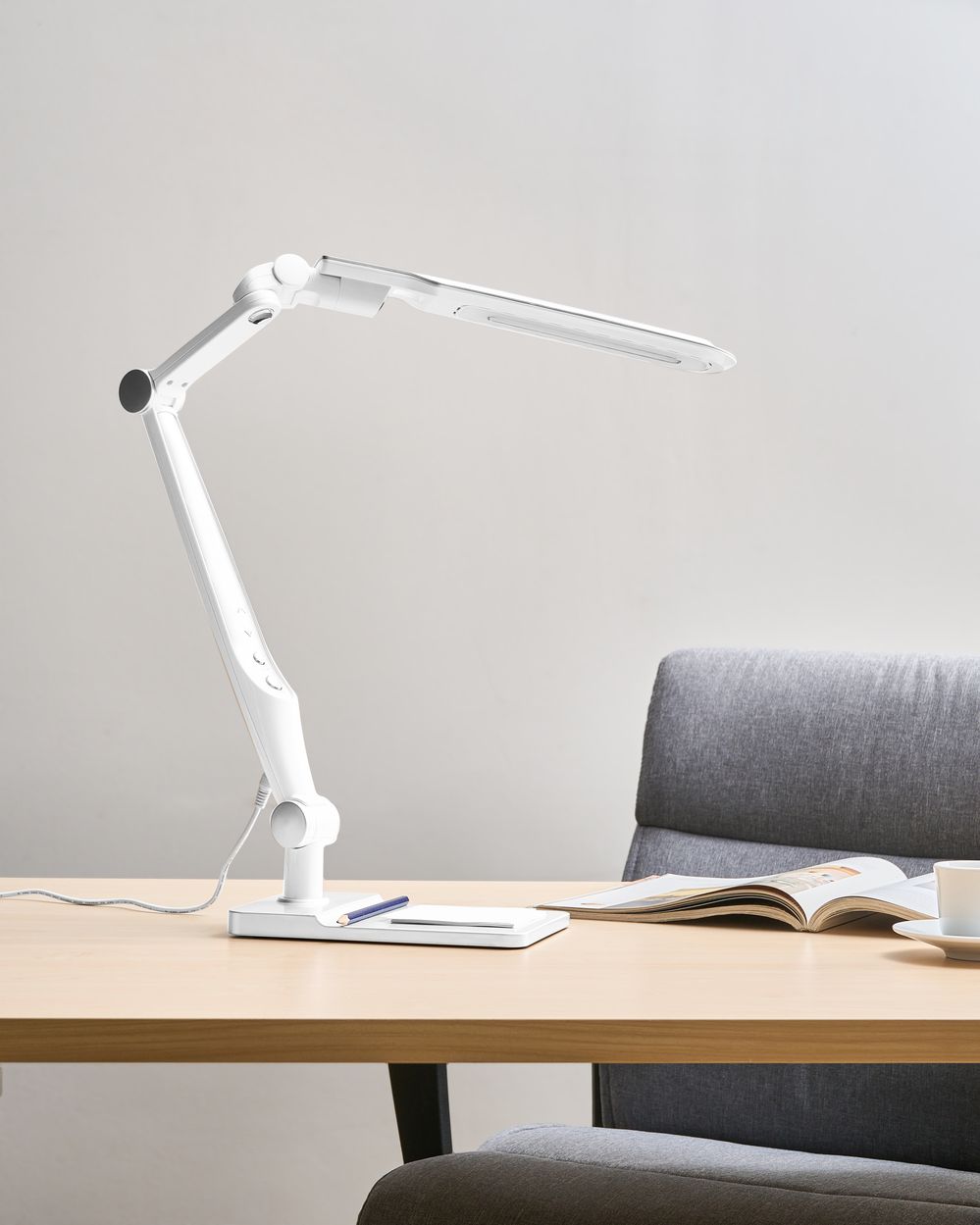 Lampe de bureau LED PEGASI Avec variateur Argenté