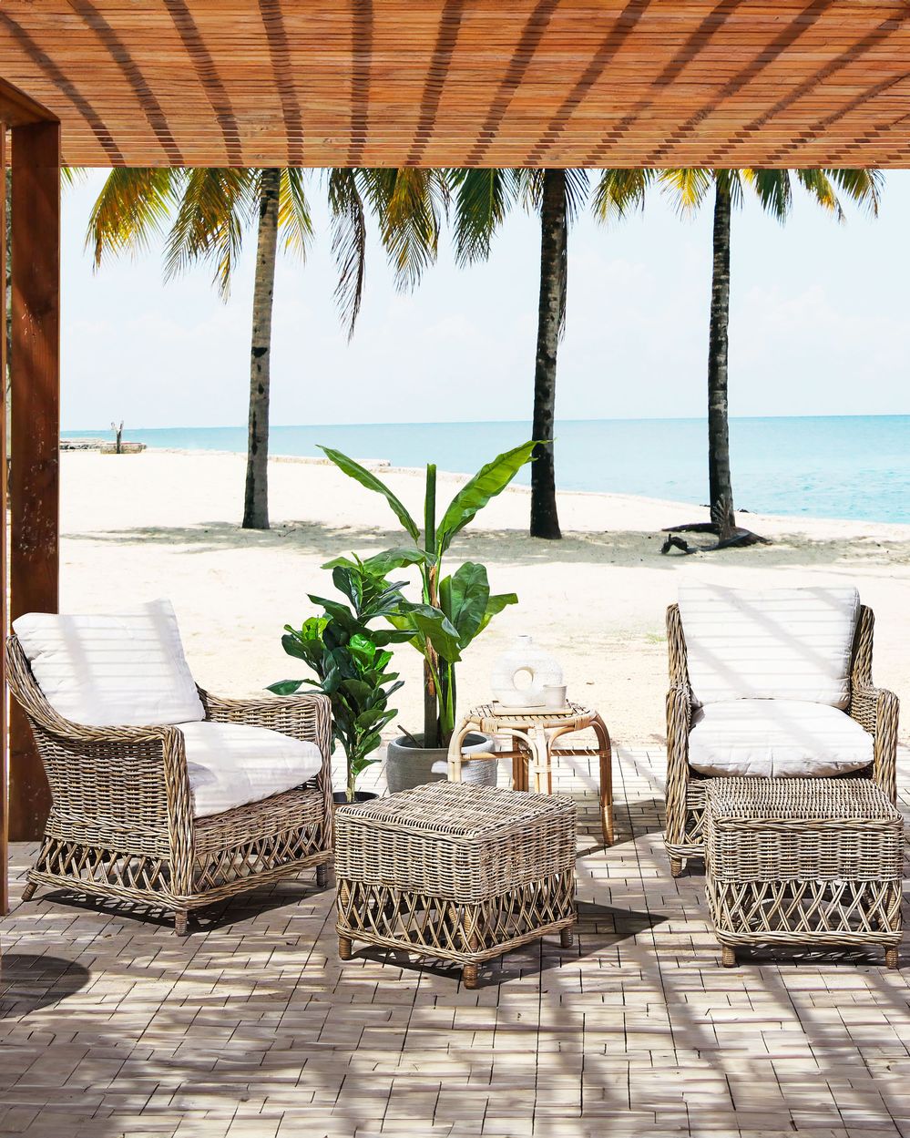 Rattan garden footstool 2025