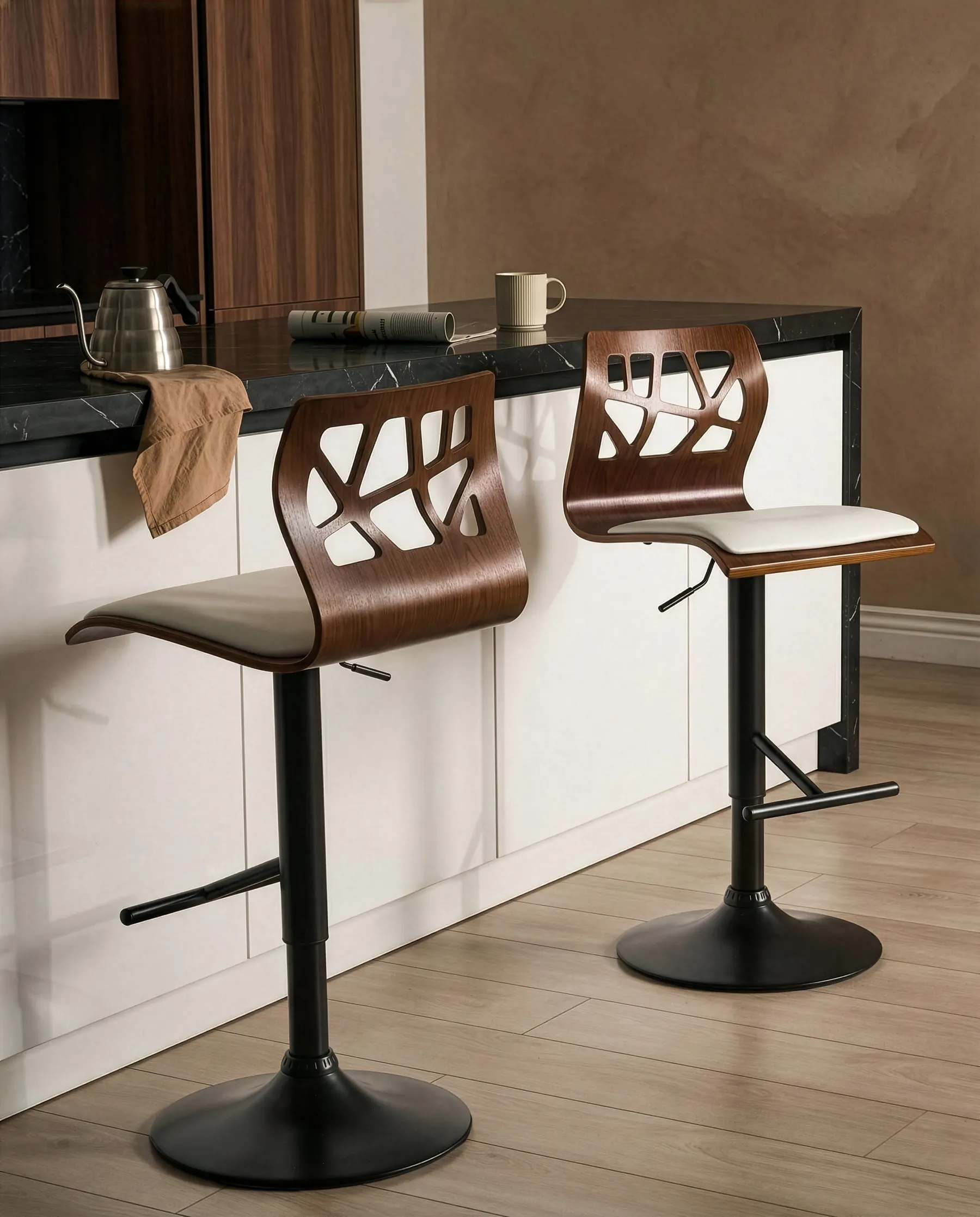 Set of 2 Bar Chairs PETERSBURG Faux Leather White/ Black_1044556