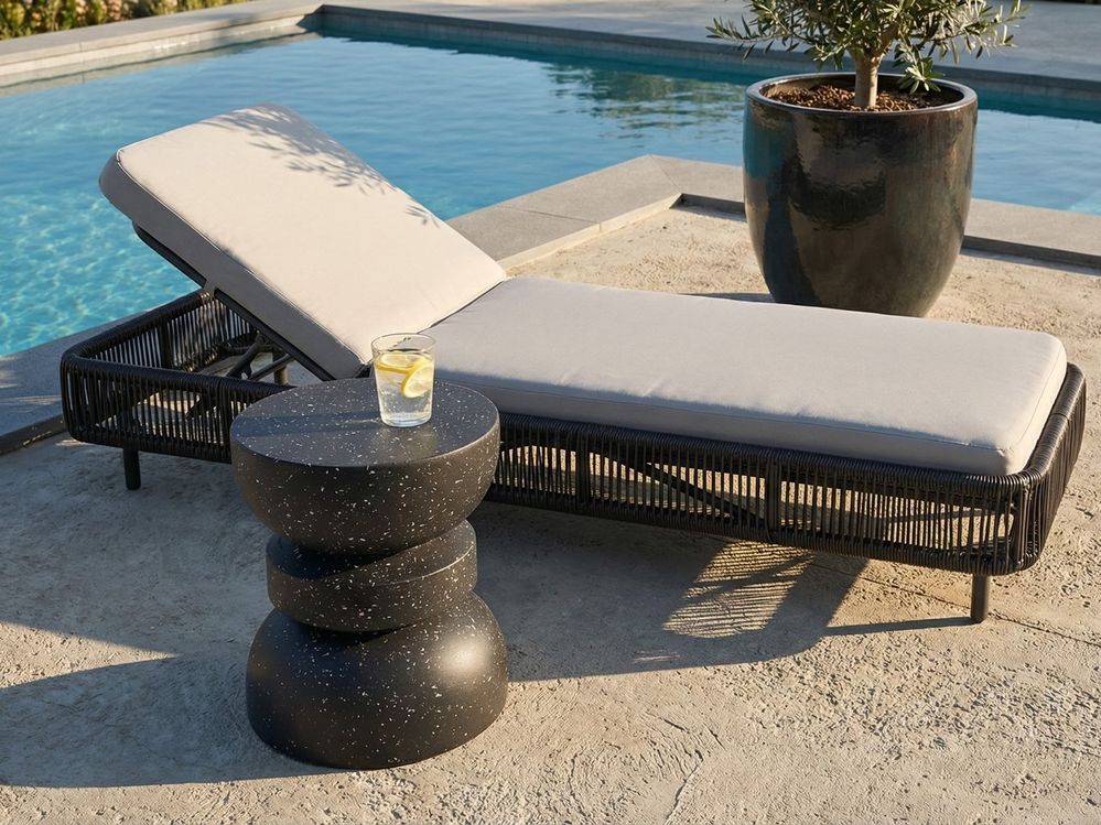 Kisasztal FALIRO 37 cm 37 cm Terrazzo hatású Fekete