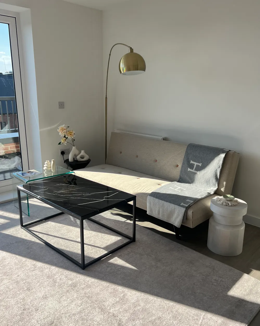 Mesa Auxiliar Redonda Pequeña - Diseño Grabado, Mármol Negro, Ideal Para Salón O Dormitorio