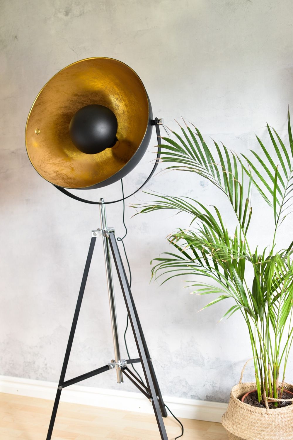 Photographer's tripod floor lamp cheap