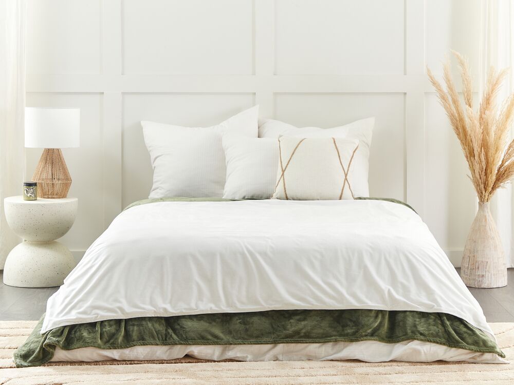Weighted Blanket Cover 135 x 200 cm White RHEA Beliani
