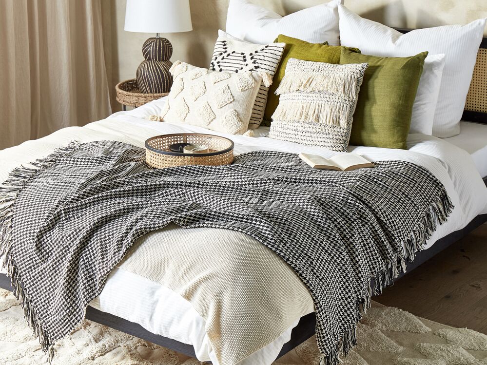 Cotton Blanket 125 x 150 cm Black and White DAMEK Beliani