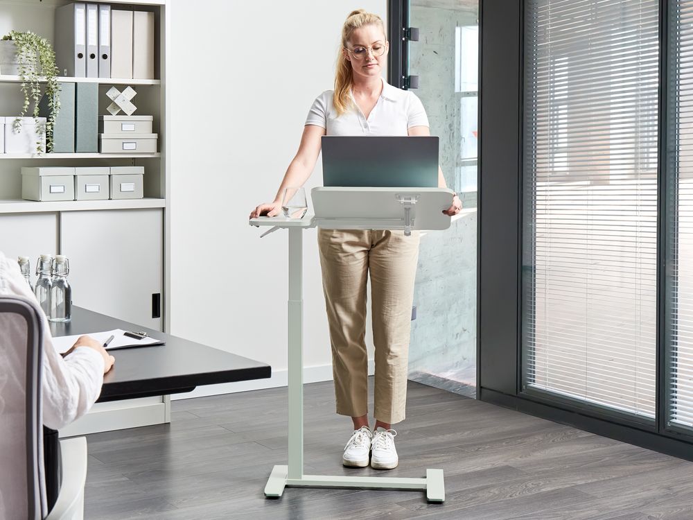 Regulowany stolik pod laptopa SCHOLA 70 cm 40 cm Jasnozielony