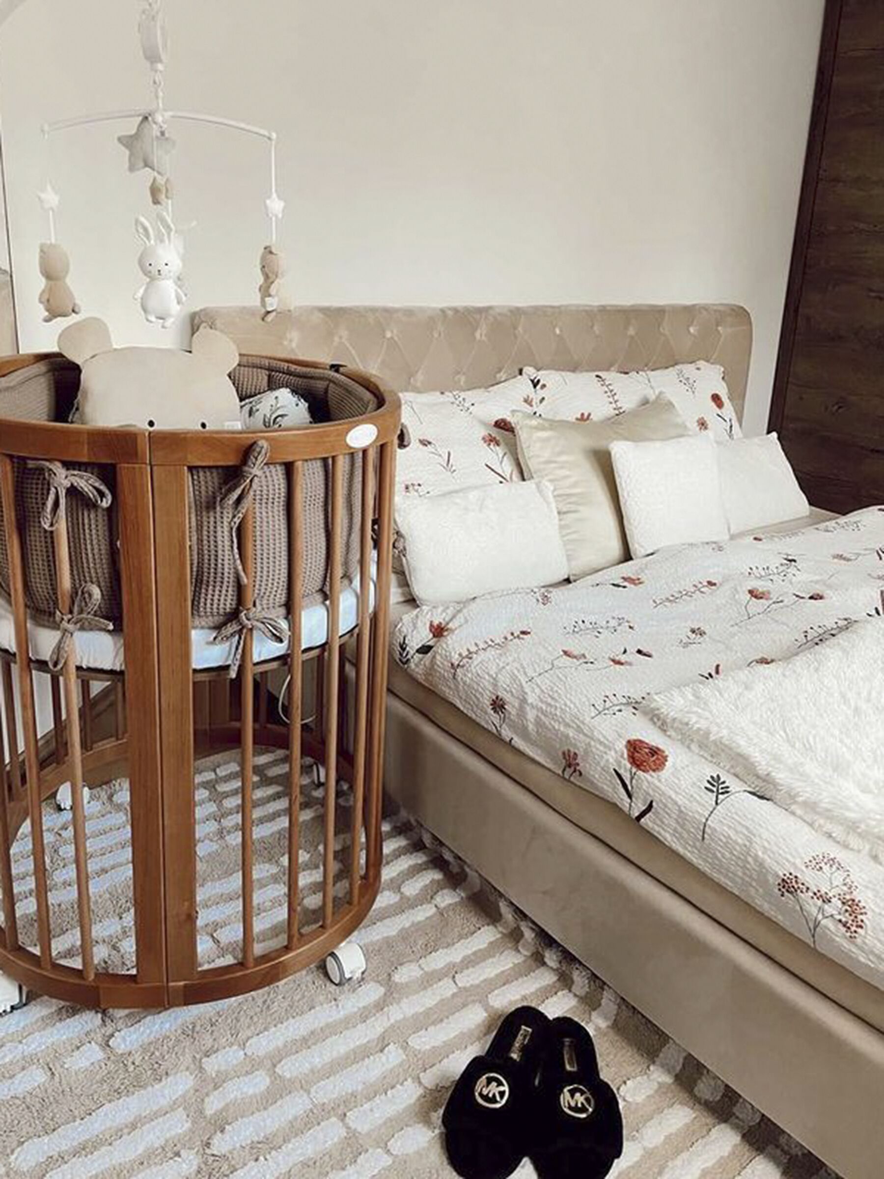 Łóżko welurowe 180 x 200 cm beżowe AVALLON_811741