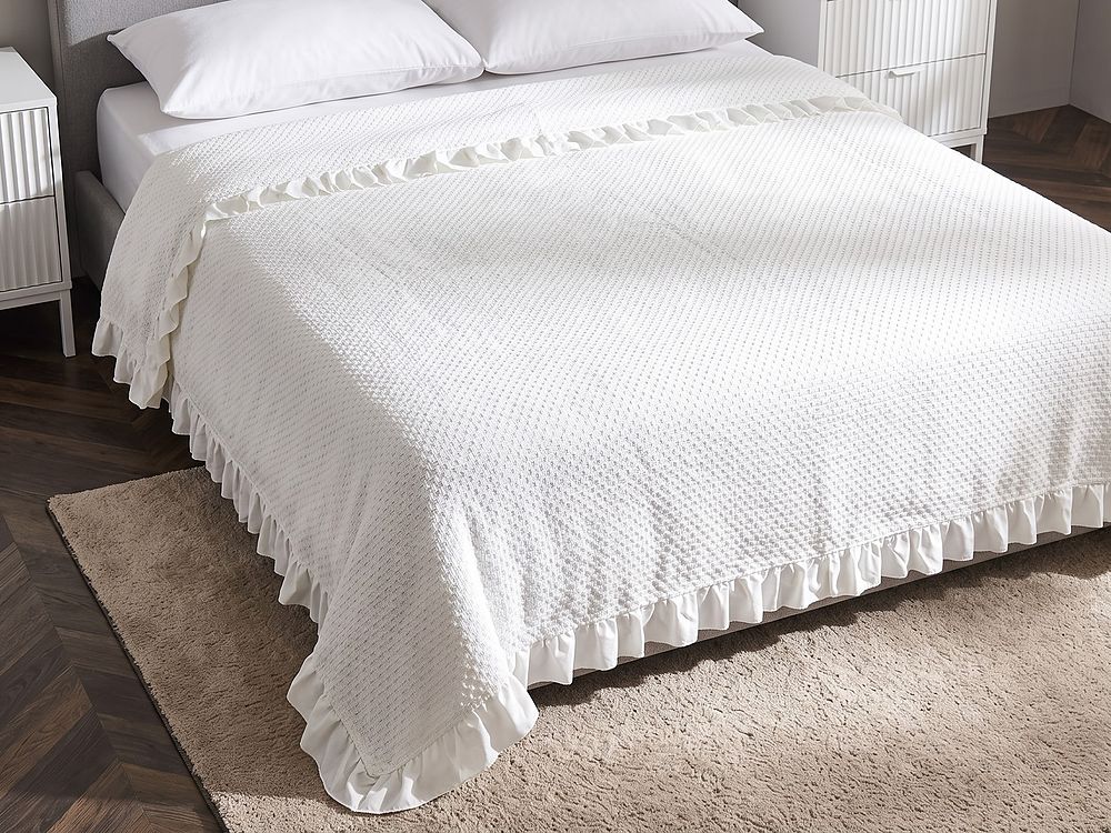 Přikrývka na postel HATTON Bavlna 200 x 220 cm Krémově bílá