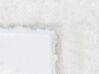Couvre-lit en fausse fourrure 200 x 220 cm blanc SALKA_917361