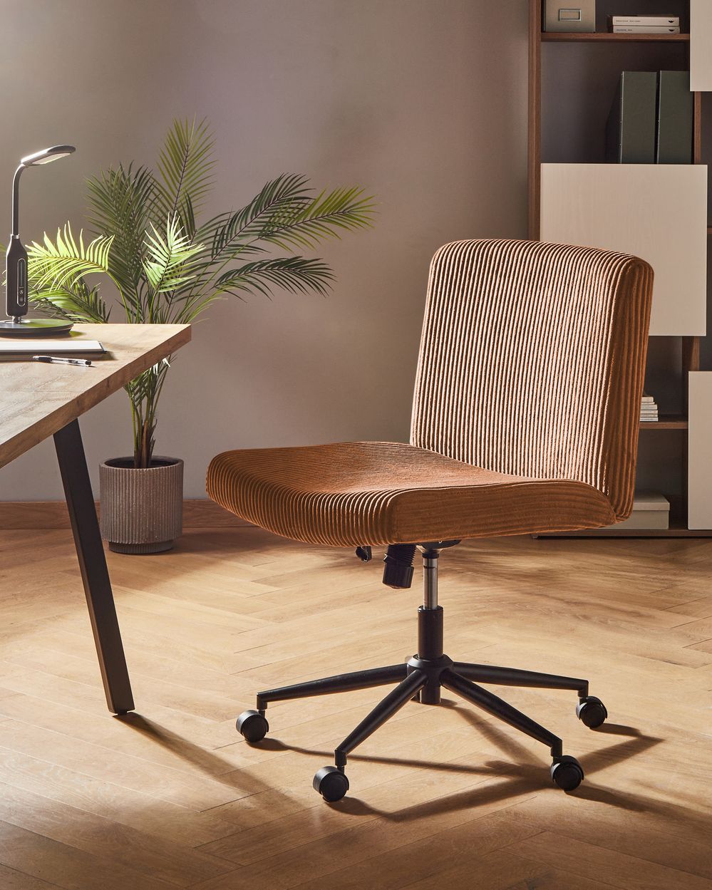 Cadeira home office GEDDES Bombazine Castanho dourado