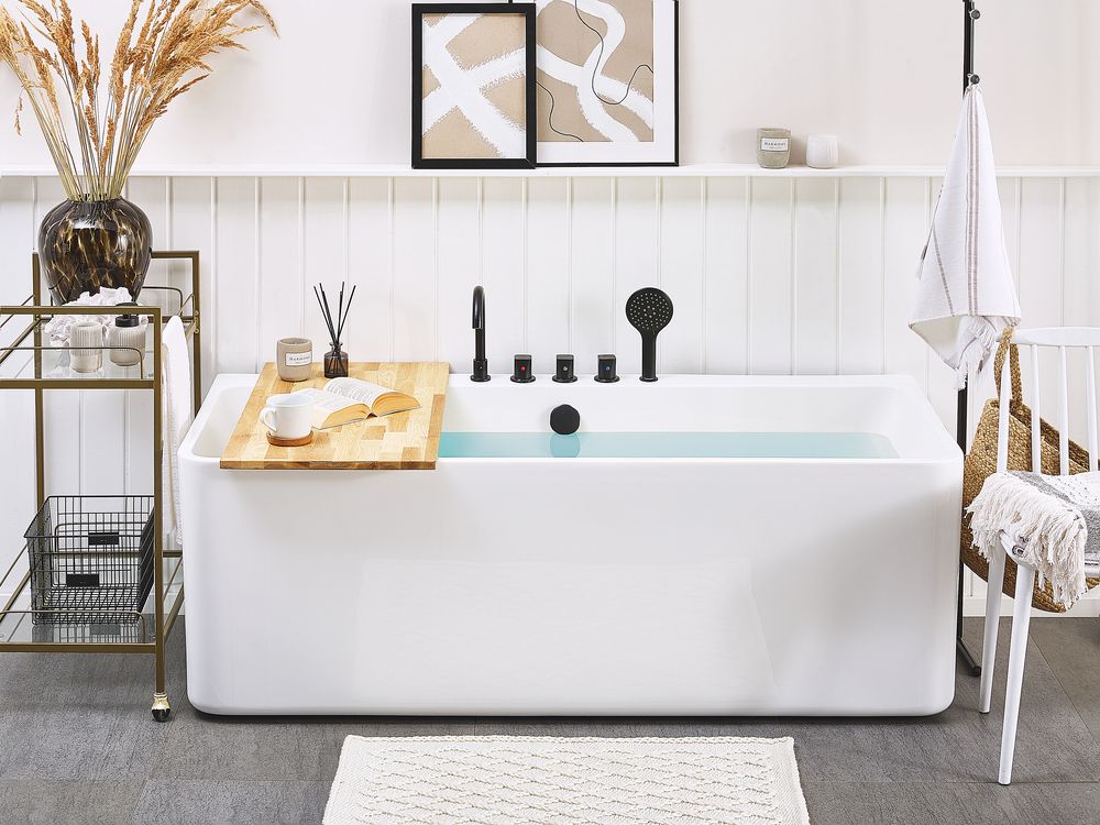 Bath 1700 x 750 mm White QUATRE | Beliani.co.uk