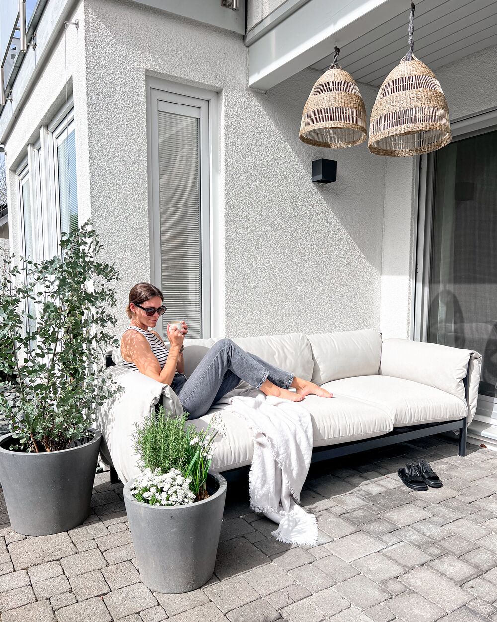 3 Seater Aluminium Garden Sofa Light Grey ESPERIA Beliani