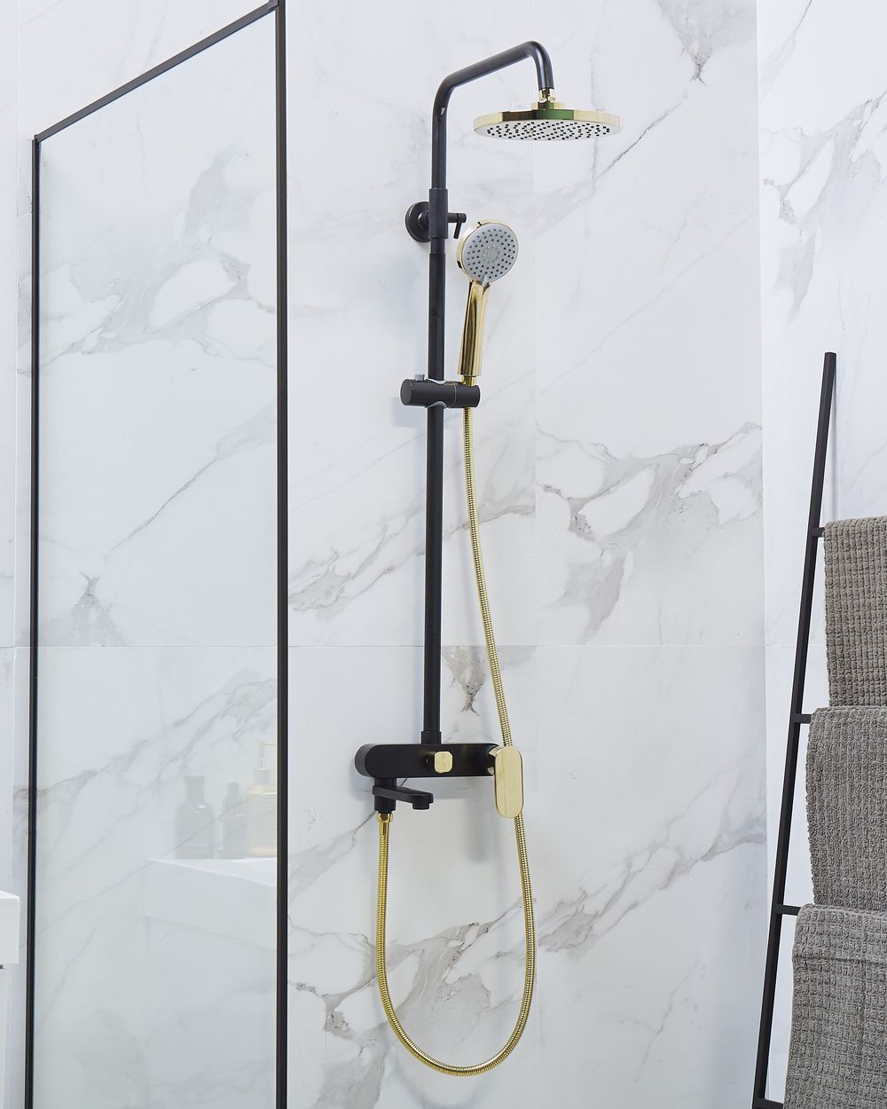 Ensemble de douche avec mitigeur et douche de pluie GURARA Noir/doré