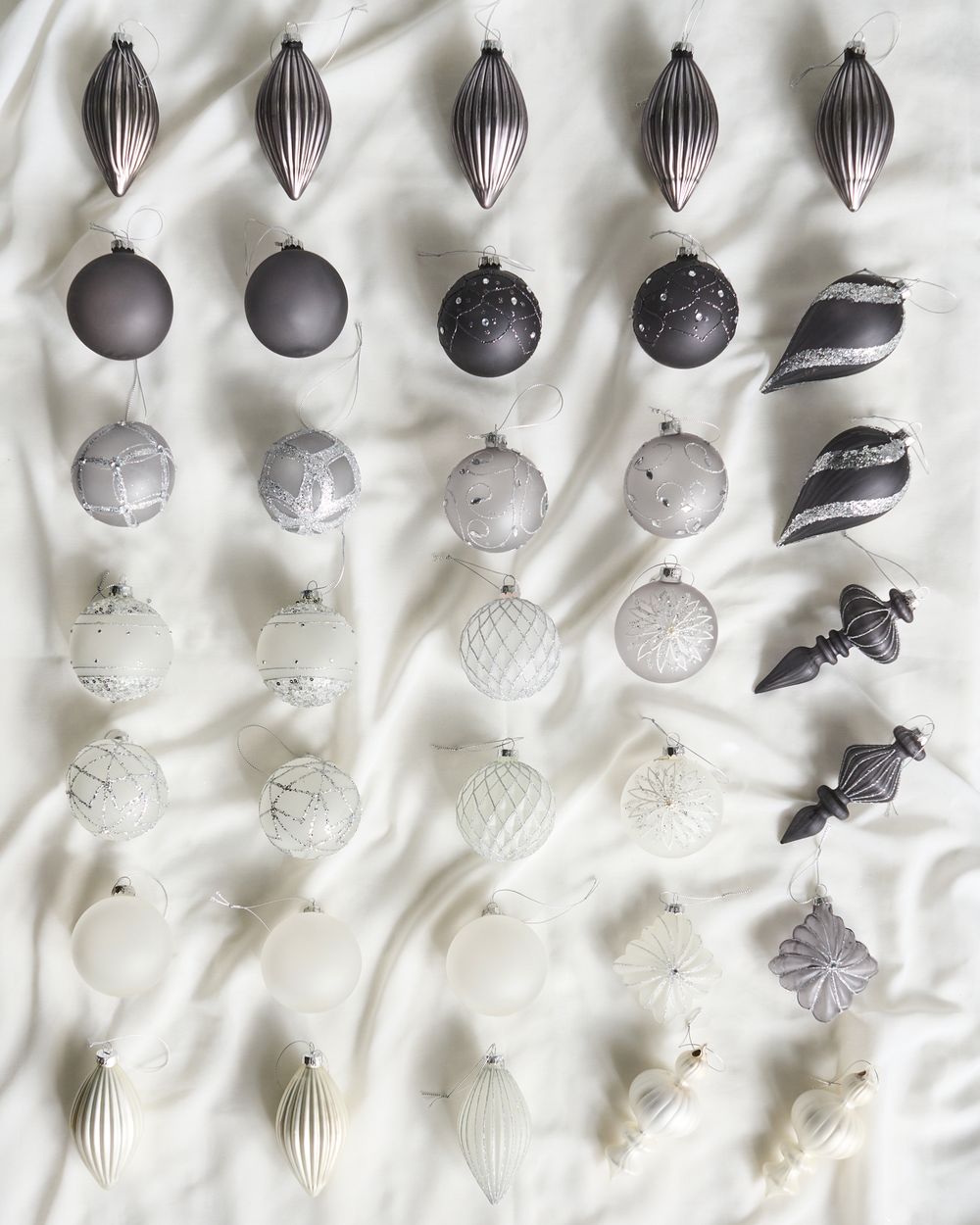 Set of 35 Baubles FROSTFALL Glass Grey