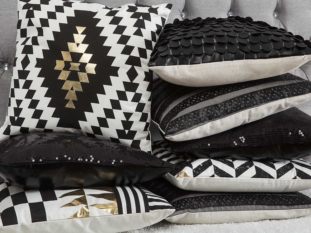 Set of 2 Cushions Geometric Pattern 45 x 45 cm Black and White HELCONIA Beliani