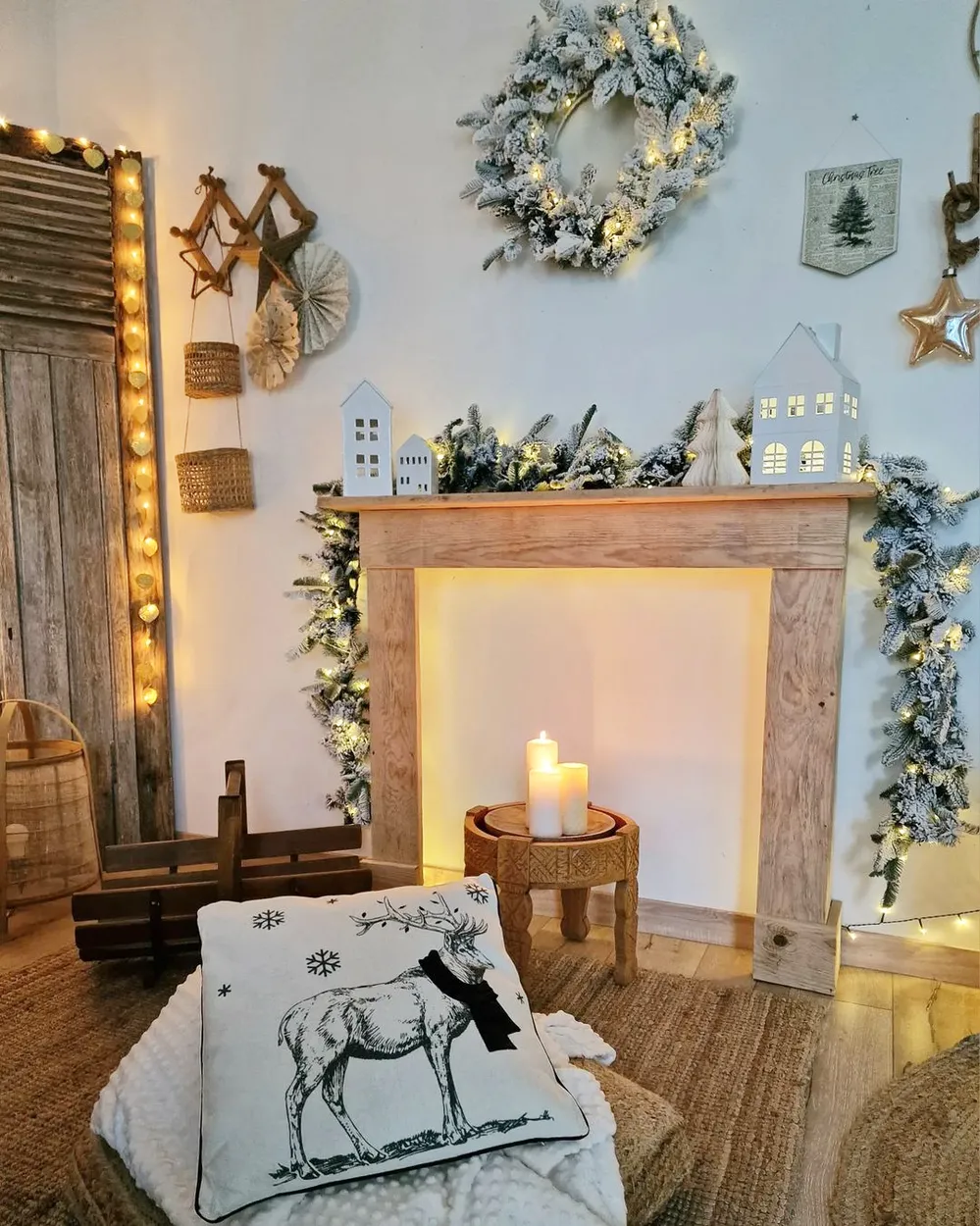 Ośnieżony wieniec świąteczny LED SUNDO 70 cm Biały_846711