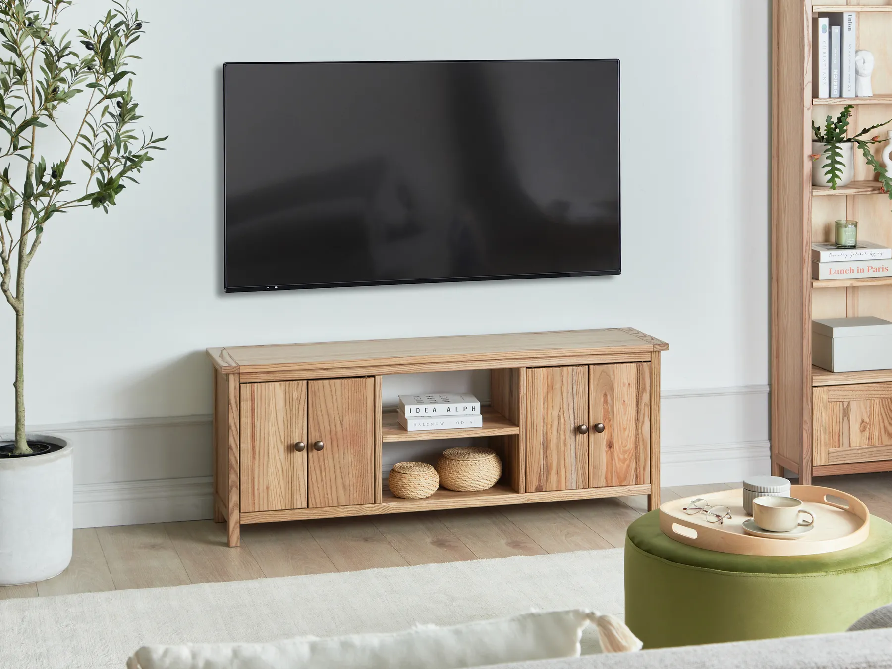 TV Stand SALTON Sassafras Wood Brown_941600