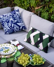 Set salotto da giardino con tavolo e pouf 5 posti BARDI con cuscini Rattan sintetico (PE) Tortora_1031304
