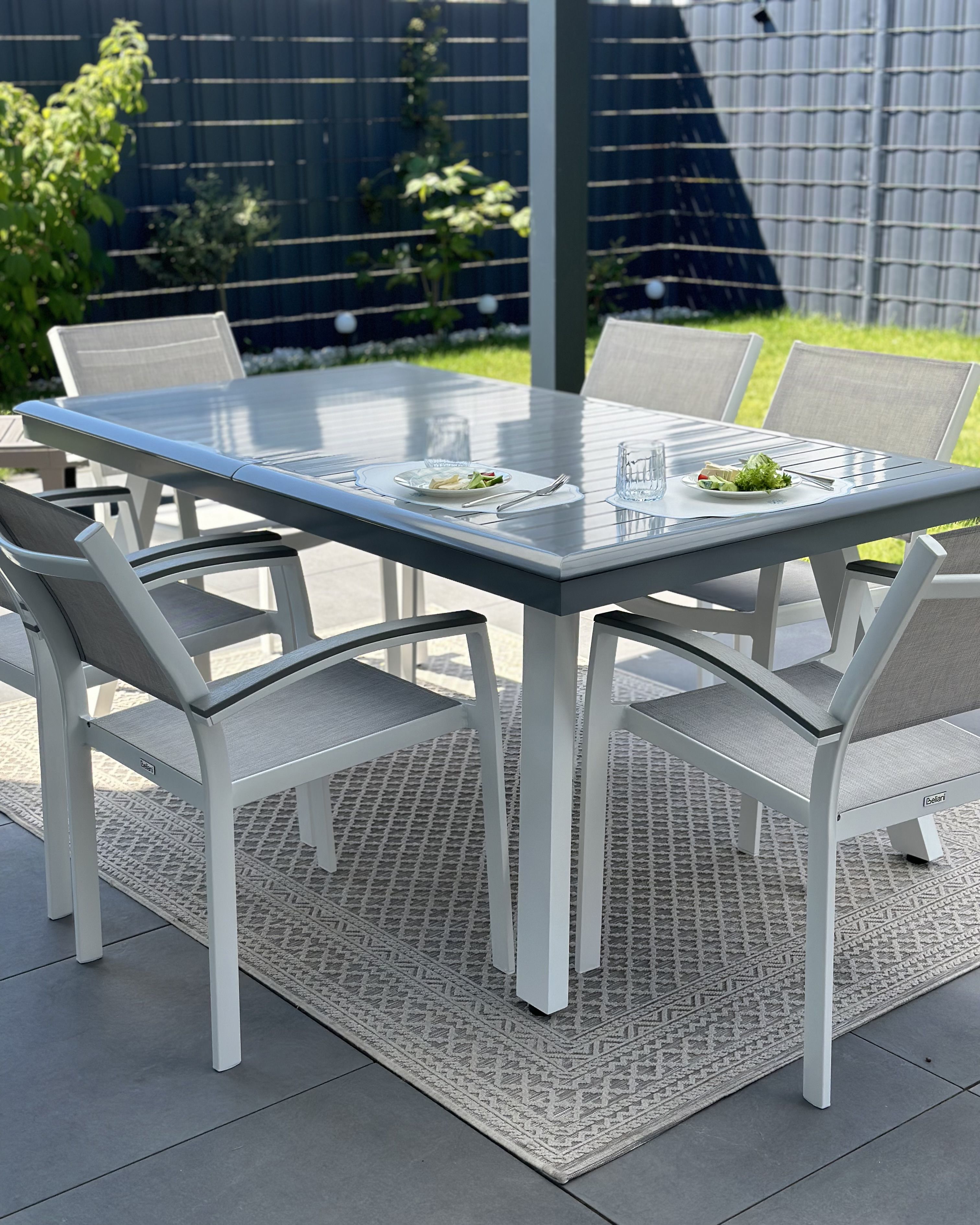 IDIMEX OLINDO Set 4 Sedie Da Giardino In Plastica Grigia, Con Protezione UV, Impilabili, Per Esterno, 81x43x47 Cm