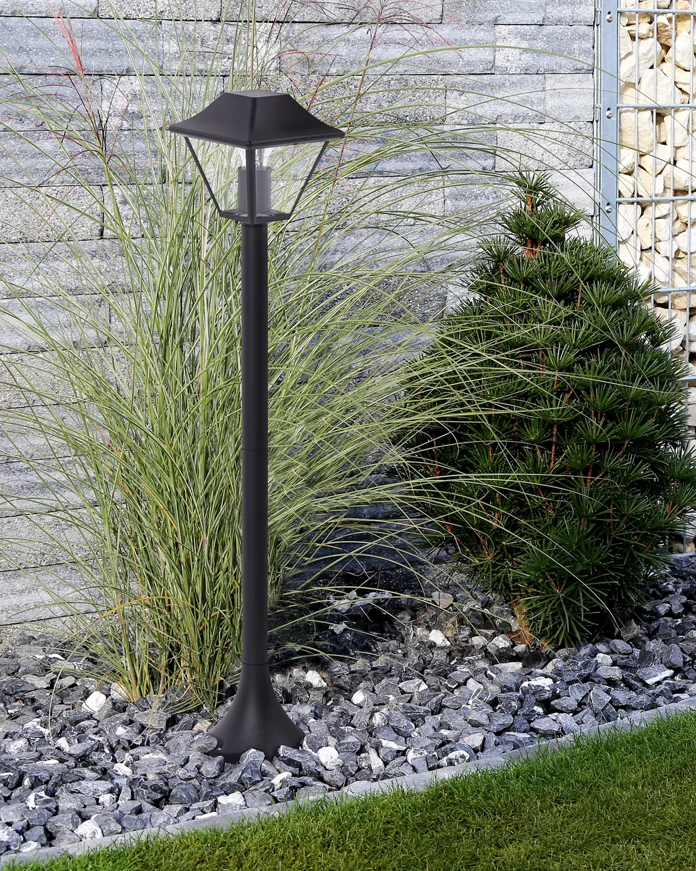 Beliani Lampione Da Giardino Vintage A 2 Luci | Struttura In Alluminio Nero E Paralumi In Vetro | Altezza 222 Cm, IP44 | Ideale Per Esterno | Richiede Installazione Da Elettricista