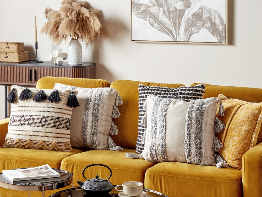 Set of 2 Tufted Cotton Cushions with Tassels 45 x 45 cm Beige and Grey HELICONIA Beliani
