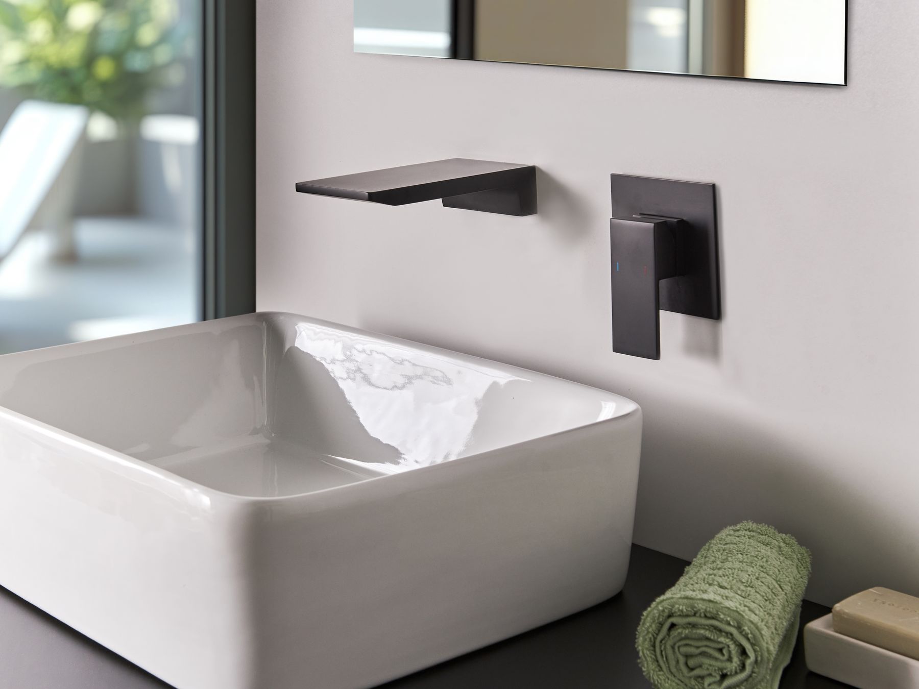 Bateria umywalkowa ścienna czarna KARUAY_986934